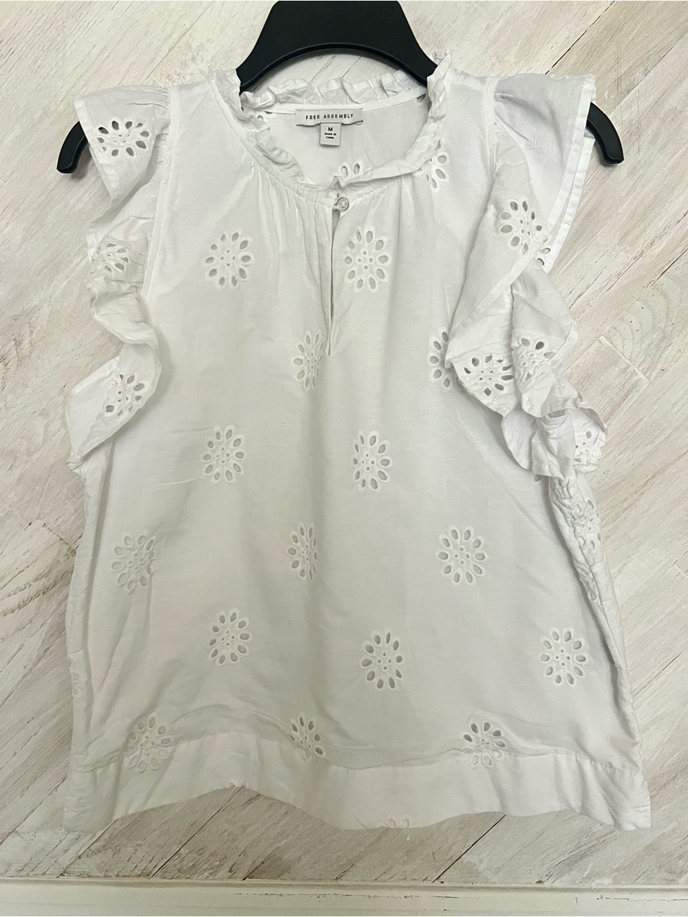White Eyelet Ruffle Sleeve Top - Picture 4 of 4